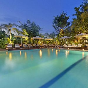 巴厘岛阿贡村酒店 塞米亚克 Exterior photo